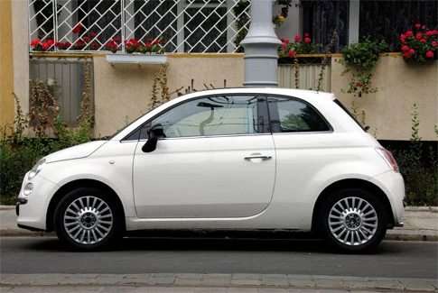 weißer Fiat 500 – Beispiel für Gebrauchtwagenankauf Bad Pyrmont